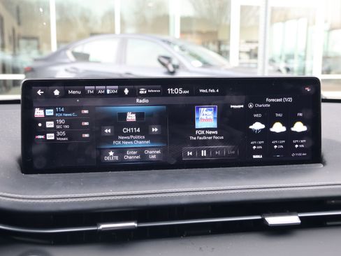 Used 2023 Genesis GV70 3.5T Sport w/ Sport Advanced Package image 23