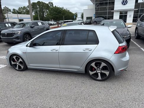 Used 2015 Volkswagen GTI SE FWD image 18