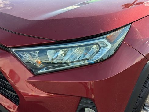 Used 2020 Toyota RAV4 XLE Premium image 10