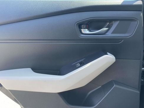 Used 2023 Honda Accord EX image 11