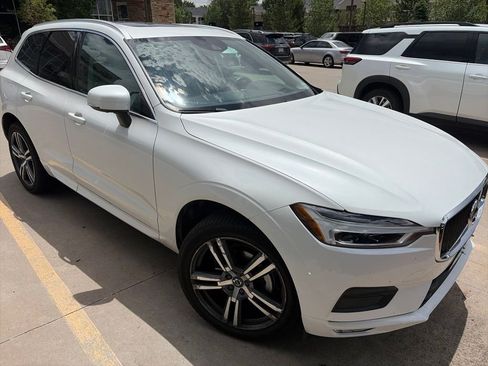 Used 2021 Volvo XC60 T5 Momentum w/ Advanced Package AWD/4WD image 2