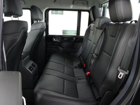 Used 2024 INEOS Grenadier Fieldmaster Edition image 27