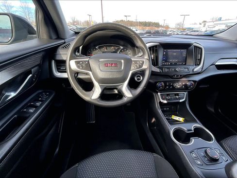 Used 2022 GMC Terrain SLE w/ Driver Convenience Package image 16