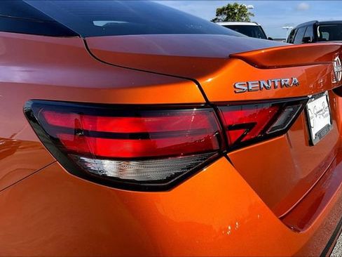 Used 2025 Nissan Sentra SR w/ SR Premium Package FWD image 20