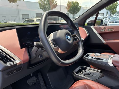 Used 2023 BMW iX xDrive50 w/ Premium Package AWD/4WD image 17