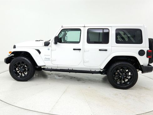 Used 2024 Jeep Wrangler Unlimited Sahara w/ Technology Group AWD/4WD image 2