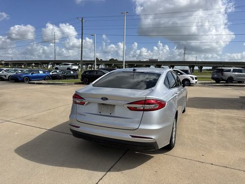 Used 2019 Ford Fusion S FWD image 17