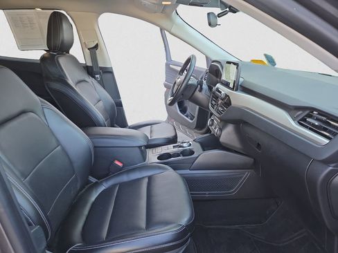Used 2022 Ford Escape SEL image 16