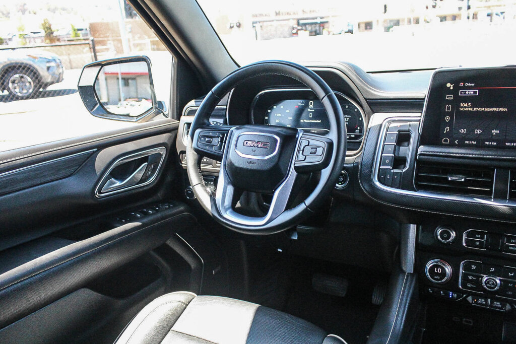 Used 2024 GMC Yukon XL SLT RWD image 5