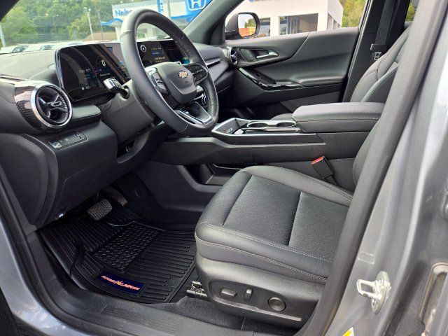 Used 2025 Chevrolet Equinox LT w/ Convenience Package II FWD image 10