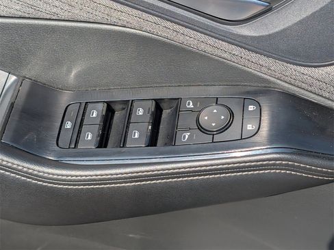 Used 2023 Nissan Rogue SV image 15