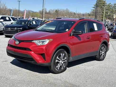 Used 2017 Toyota RAV4 LE image 5