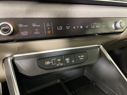 New 2026 Kia Carnival EX image 33