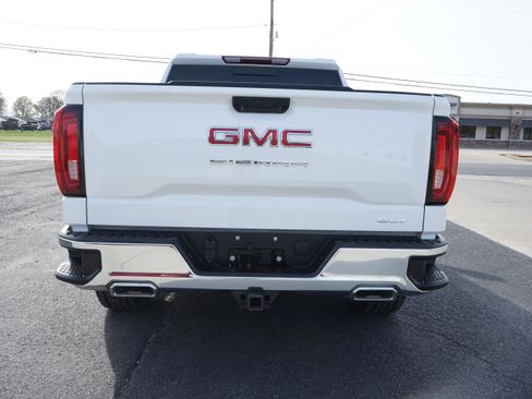 Used 2023 GMC Sierra 1500 SLT w/ SLT Convenience Package image 4