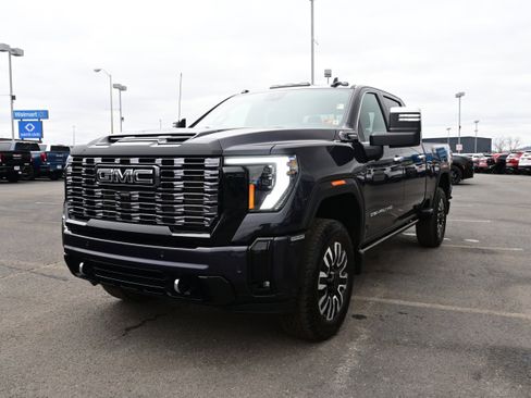 Used 2025 GMC Sierra 2500 Denali Ultimate image 4