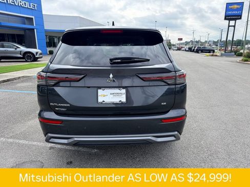 Used 2025 Mitsubishi Outlander SE FWD image 5