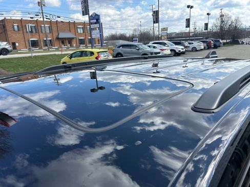 Used 2024 Jeep Grand Cherokee Altitude image 8