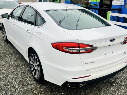 Used 2019 Ford Fusion SE image 5