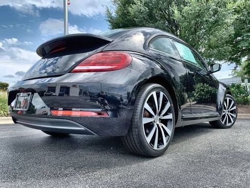 Used 2018 Volkswagen Beetle 2.0T SE FWD image 8
