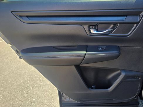 Certified 2025 Honda CR-V EX image 19