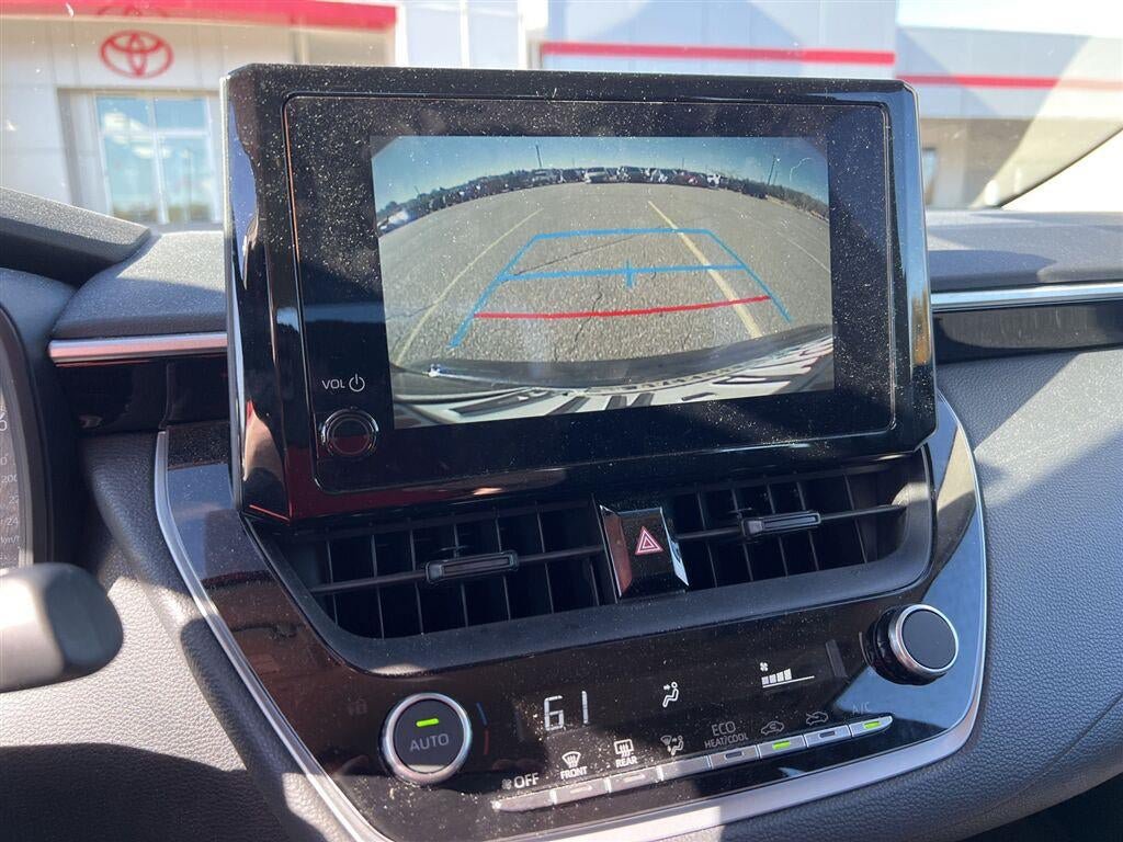 Used 2024 Toyota Corolla LE FWD image 4