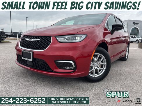 New 2026 Chrysler Pacifica Select image 1