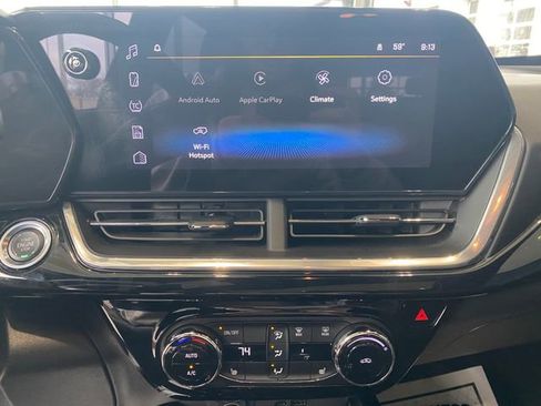 Used 2024 Chevrolet Trax RS w/ Sunroof Package image 22