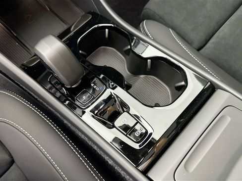 New 2026 Volvo XC40 B5 Ultra w/ Protection Package Premier image 16