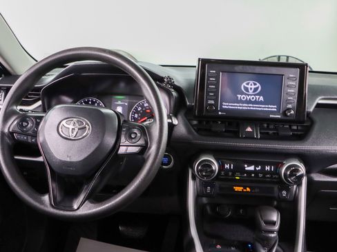 Used 2022 Toyota RAV4 XLE image 17