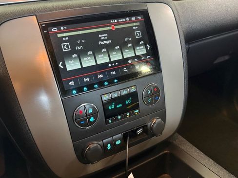 Used 2013 GMC Sierra 2500 SLT w/ Suspension Package, Off-Road image 19