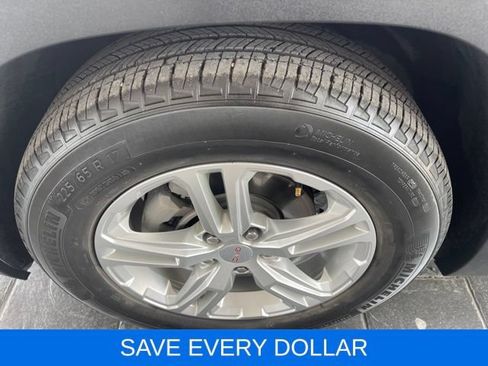 Used 2023 GMC Terrain SLE w/ Driver Convenience Package FWD image 9