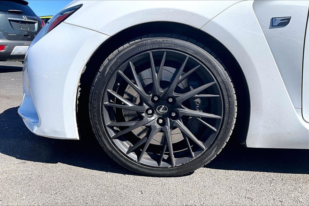 Used 2015 Lexus RC F w/ Premium Package RWD image 2