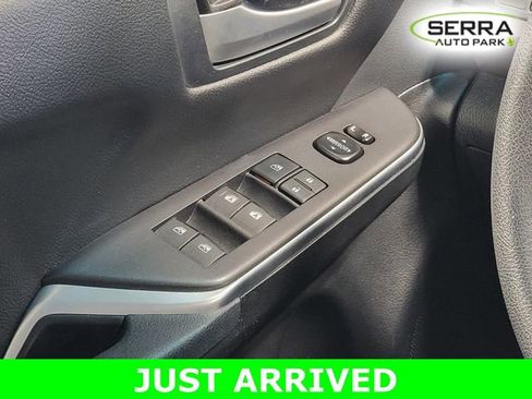 Used 2016 Toyota Camry LE FWD image 22