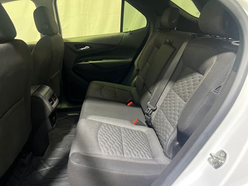 Certified 2018 Chevrolet Equinox LT FWD image 16