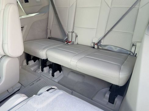 Certified 2024 Cadillac Escalade Sport Platinum image 28