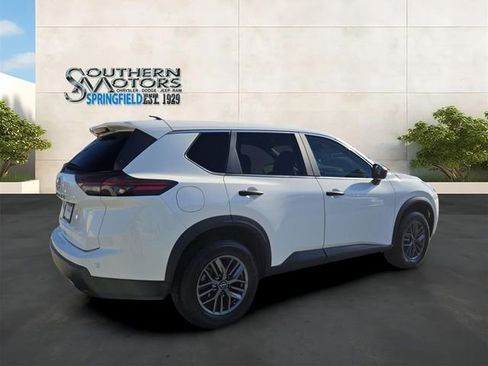 Used 2024 Nissan Rogue S FWD image 5