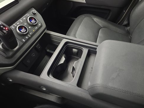 Used 2023 Land Rover Defender 110 X-Dynamic SE image 24