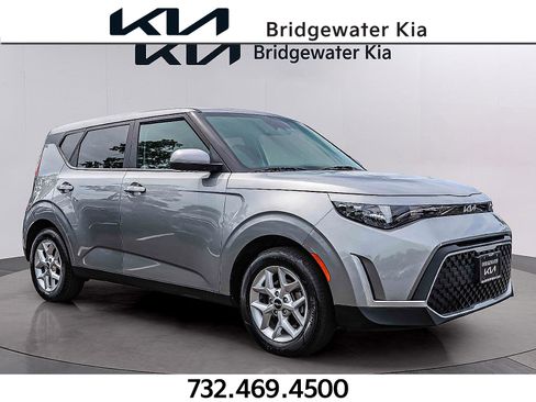 Certified 2025 Kia Soul LX w/ LX Technology Package FWD image 1