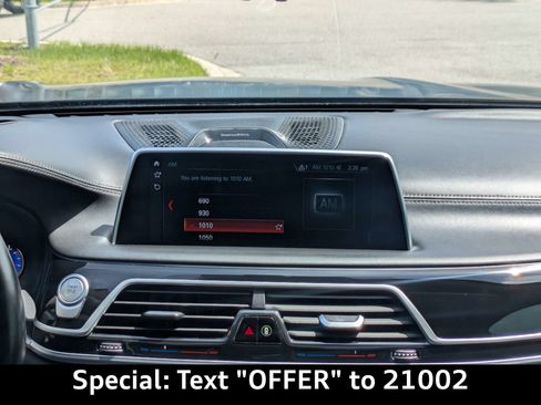 Used 2018 BMW 750i xDrive AWD/4WD image 17