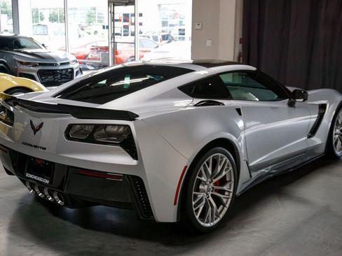 Used 2016 Chevrolet Corvette Z06 w/ 3LZ Preferred Equipment Group RWD image 7