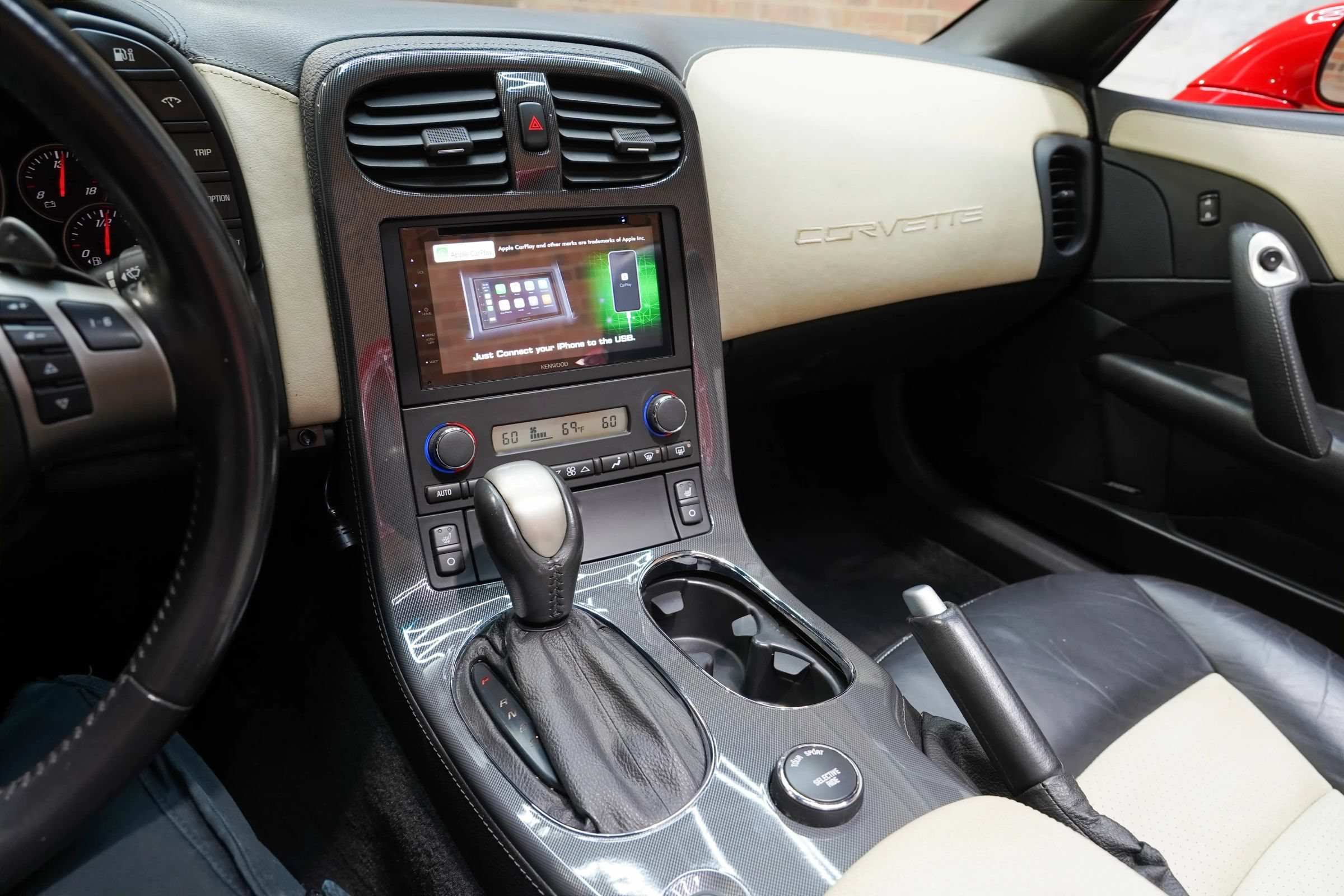 Used 2008 Chevrolet Corvette Convertible w/ Preferred Equipment Group RWD image 52