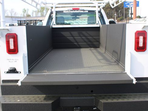Used 2025 Ford F250 XL w/ XL Chrome Package RWD image 10