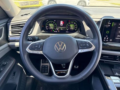 Used 2024 Volkswagen Atlas Peak Edition SE AWD/4WD image 18