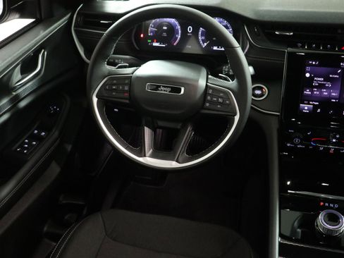 New 2025 Jeep Grand Cherokee L Laredo w/ Luxury Tech Group I image 17