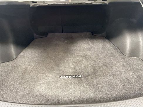 Certified 2022 Toyota Corolla SE w/ Carpet Mat Package (TMS) image 33
