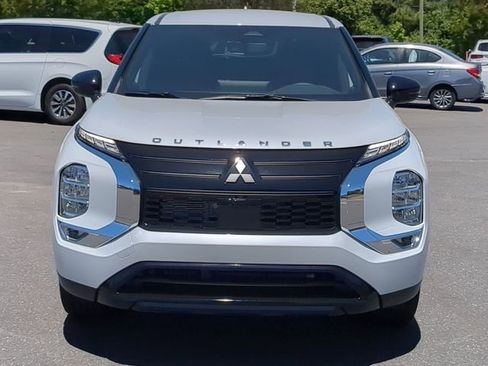 New 2026 Mitsubishi Outlander LE FWD image 8