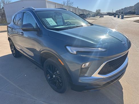 Used 2024 Buick Encore GX Sport Touring image 7