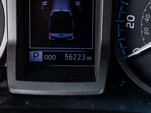 Used 2016 Toyota Tacoma TRD Sport image 20