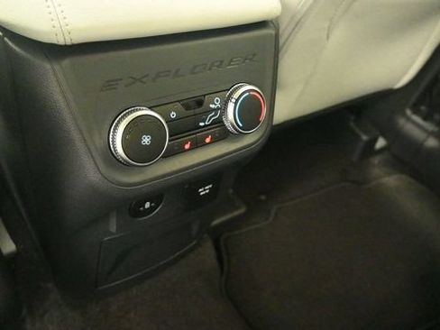 New 2026 Ford Explorer Platinum w/ LUX Leather Package AWD/4WD image 13