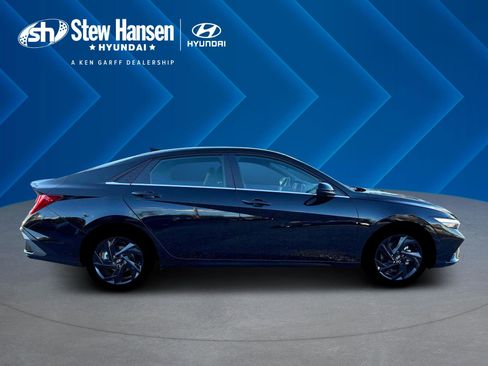 New 2026 Hyundai Elantra SEL Sport Premium image 10